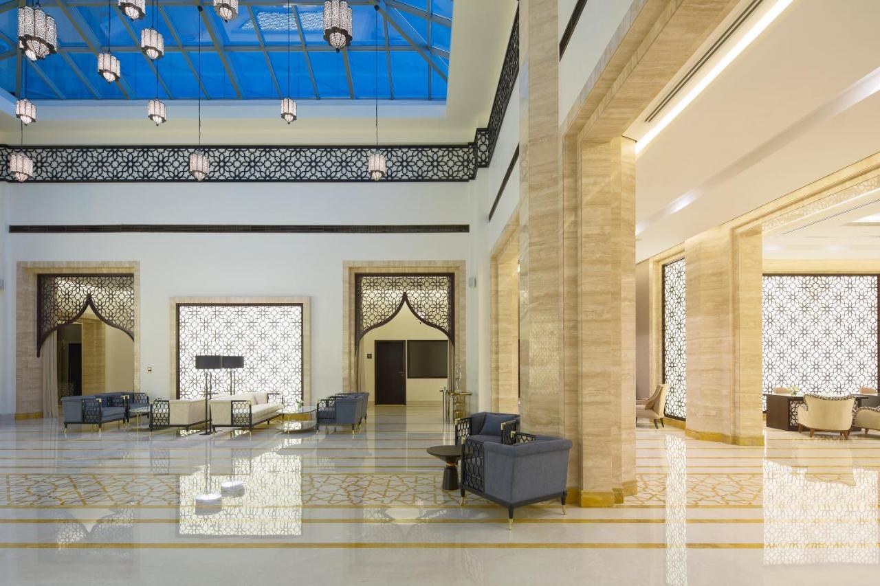 西方贾达夫酒店 迪拜 外观 照片 Interior of the hotel