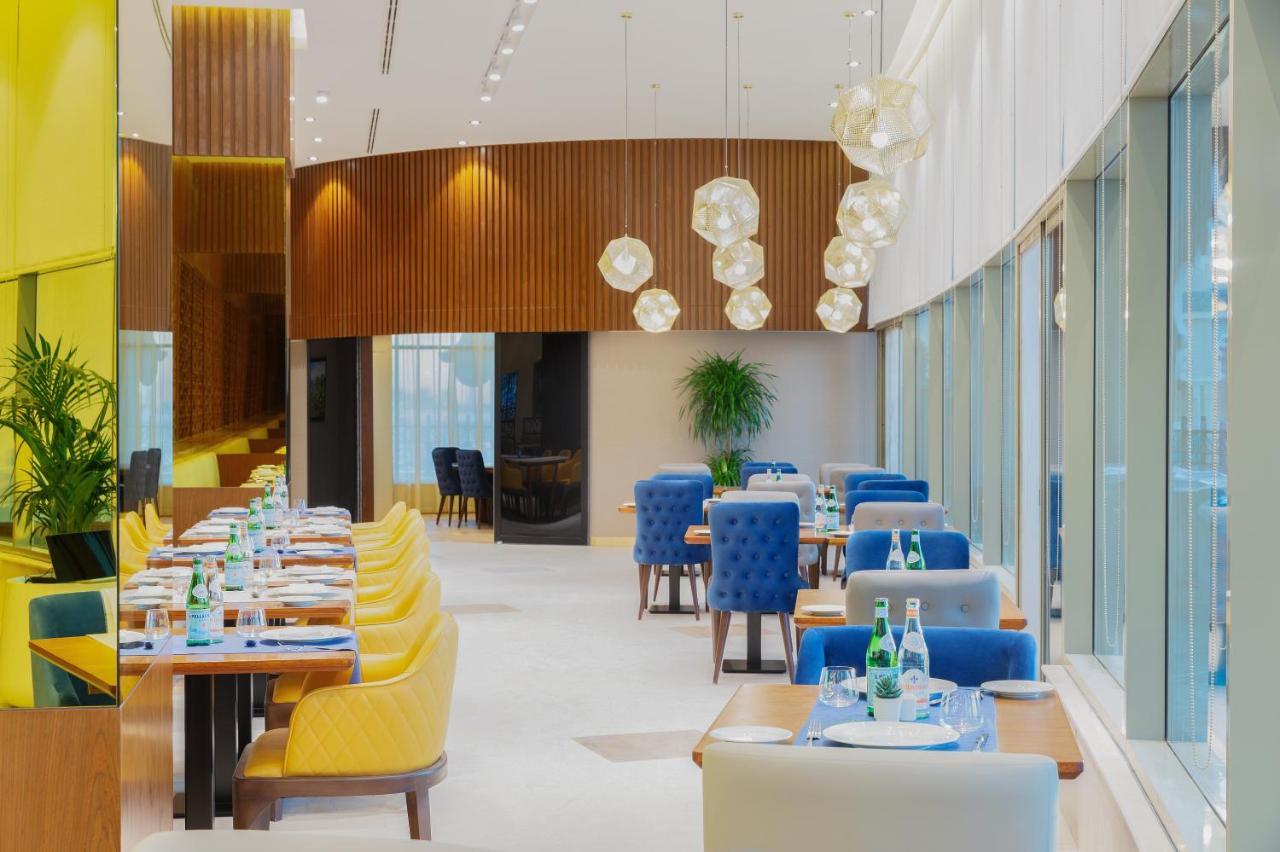西方贾达夫酒店 迪拜 外观 照片 Interior of the restaurant