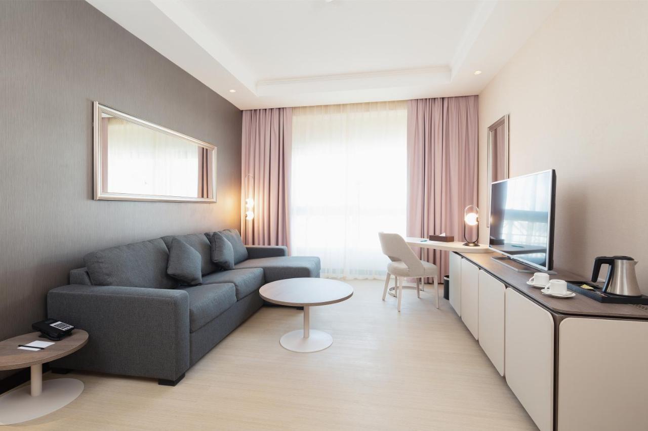 西方贾达夫酒店 迪拜 外观 照片 A room at the hotel