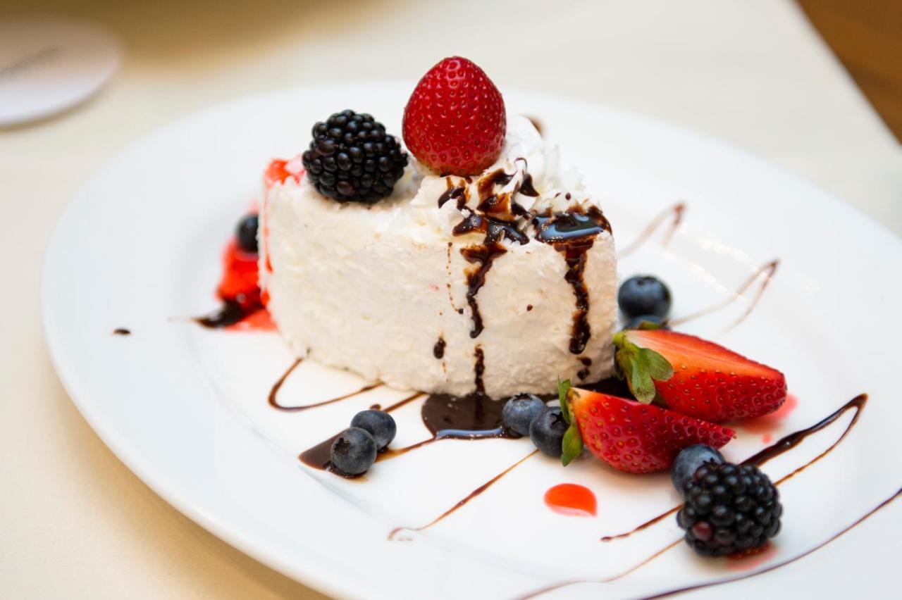 西方贾达夫酒店 迪拜 外观 照片 A dessert