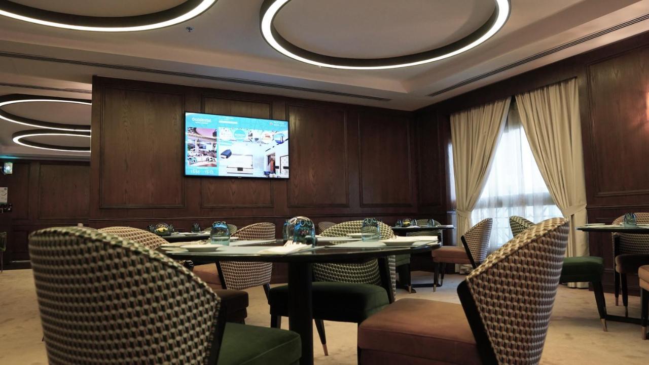 西方贾达夫酒店 迪拜 外观 照片 The interior of the hotel