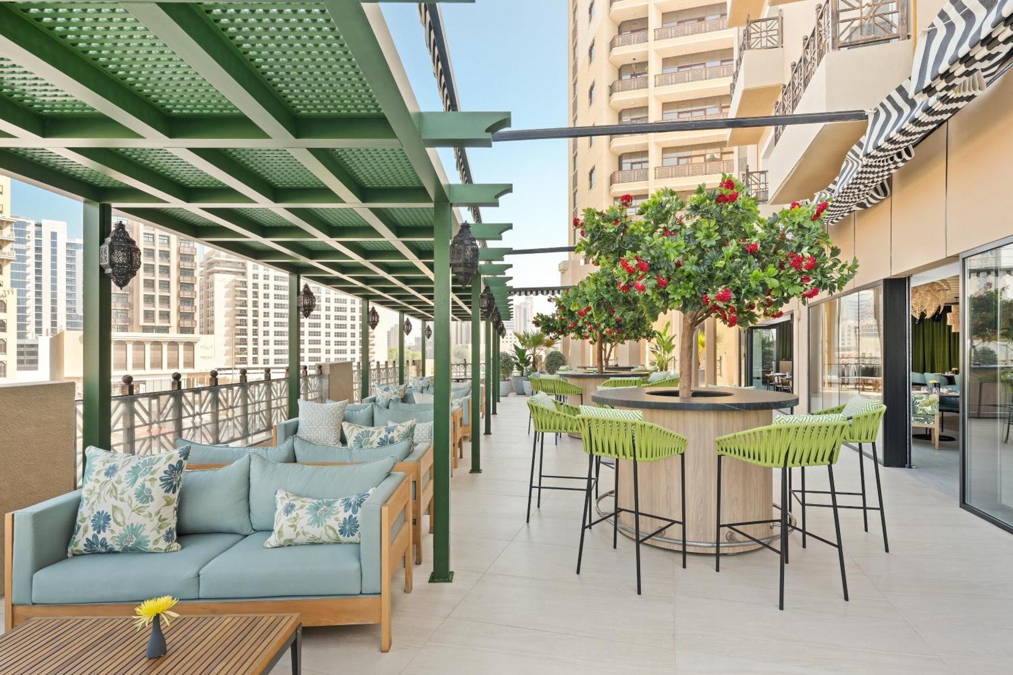 西方贾达夫酒店 迪拜 外观 照片 Rooftop terrace